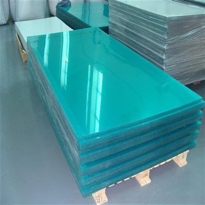 Feuille de polycarbonate solide au soleil